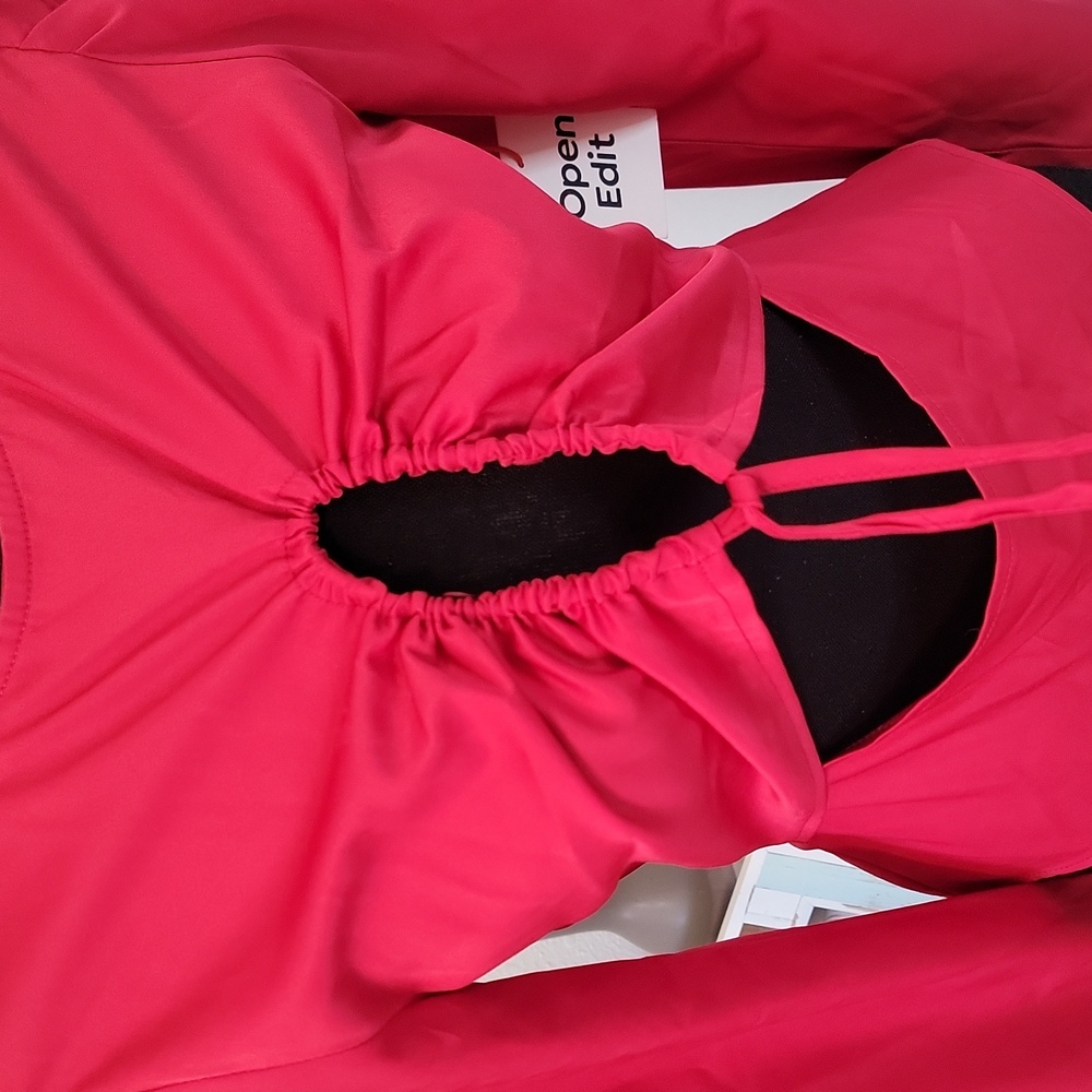 🆕️ Open Edit Cutout Ruched Blouse - Picture 3 of 9